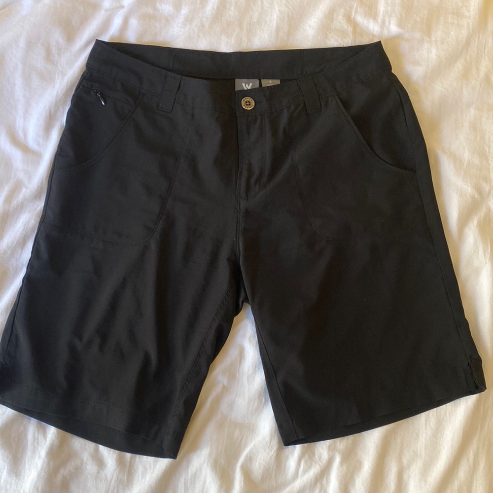 Black White Sierra Bermuda Shorts size 8